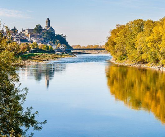 Petite cité de caractère (Saint Florent le Vieil) en bord de Loire 