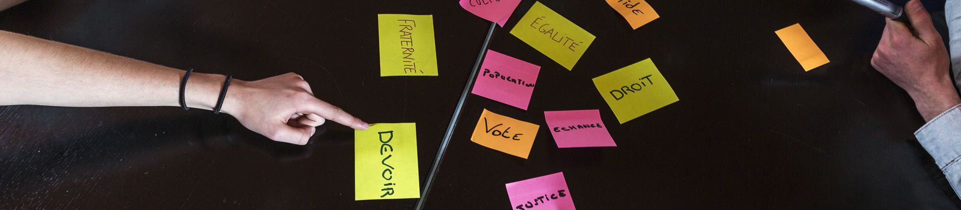 devoirs fraternité culture s'exprimer liberté égalité population votre justice