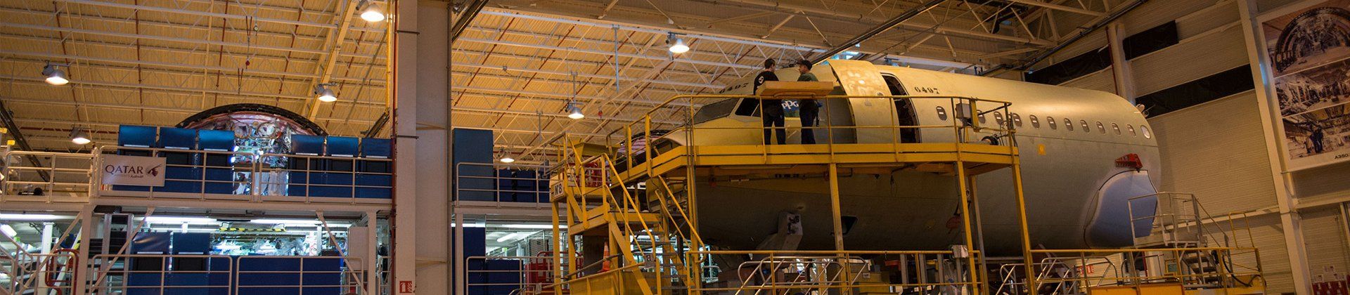 Vue d'un tronçon d'avion en construction dans un hangar de Airbus