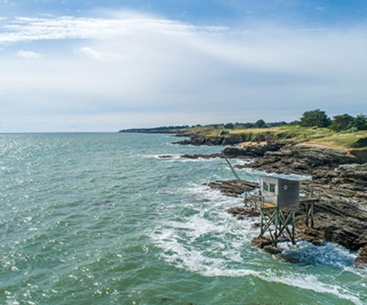 Vue sur littoral et mer