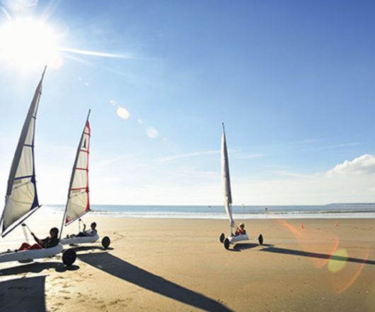 Chars à voile sur la plage de Saint Brévin les Pins