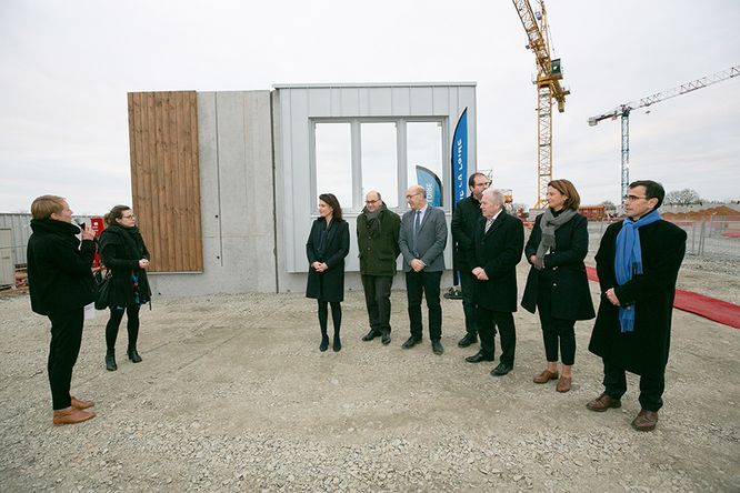 sur chantier du lycée, béton et grues