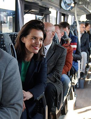 Christelle Morançais, Présidente du Conseil Régional des Pays de la Loire dans un car aléop