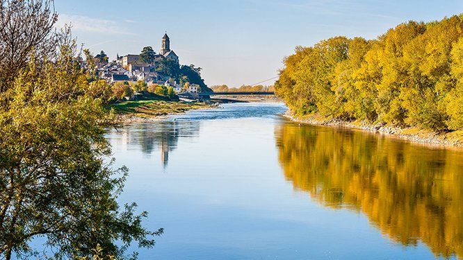 Petite cité de caractère (Saint Florent le Vieil) en bord de Loire 