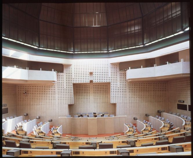 Hémicycle (2000) 