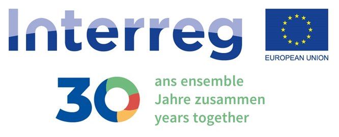 Logo de l'Union européenne (fond bleu et étoiles jaunes) avec texte : Interreg 30 ans ensemble (traduit en allemand : 30 Jahre zusammen) et en anglais (30 years together)