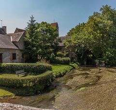 Asnieres sur Vègre village