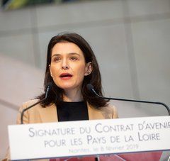 Christelle Morançais, Présidente du Conseil régional des Pays de la Loire au pupitre pour le Contrat d'Avenir