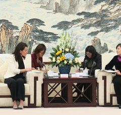 Christelle Morançais lors de sa rencontre officielle avec Ren Airong, vice-présidente du Shandong