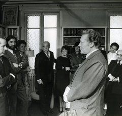 Cérémonie de remise de la Croix d’honneur au peintre français Bernard Buffet, par Maurice Druon, en janvier 1971.