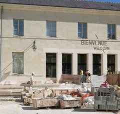 Vue de l'entrée du futur musée de Fontevraud en travaux