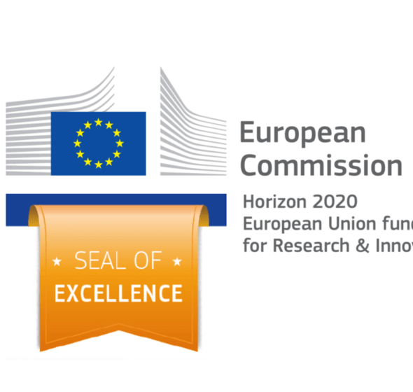 Logo de l'attribution du Seal of Excellence : Drapeau de l'UE avec texte : European Commission Horizon 2020, European Union Funding for Research and Excellence