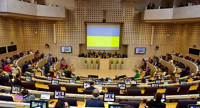 1ère séance : installation du new conseil régional (An 1) Session_drapeauukraine